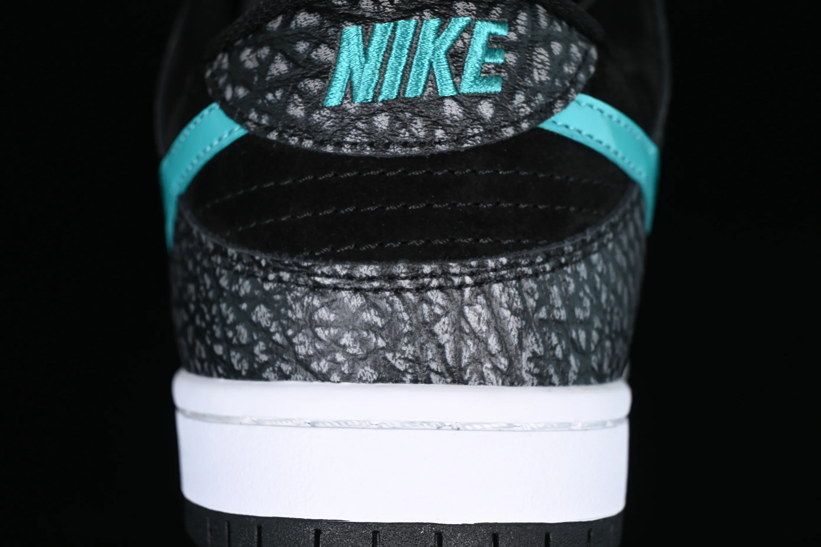 All categories Nk SB Dunk series Nk SB Dunk Low low-top sneakers F version Nk SB Dunk Low Pro black and white green spotted pattern sports skateboard shoes BQ6817-009